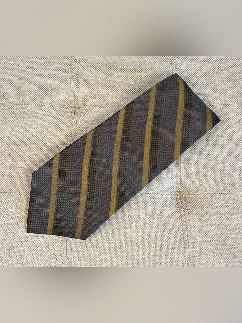 Christian Dior Monsieur Necktie Tie 56”X3.75” 100% Silk Gray Gold Stripes Canada